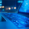 Symbolbild zu VMware-Virtualisierung: aufgeklappter Laptop mit Sicht auf den Monitor